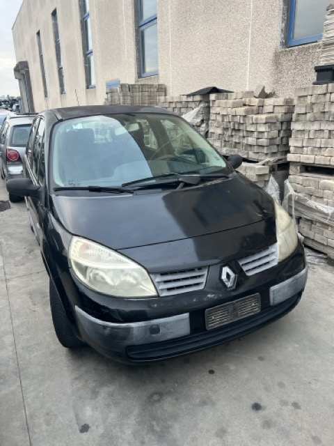 Ricambi Renault Scenic 2a serie 1.6 16V Anno 2006 Codice Motore K4MD8 82KW