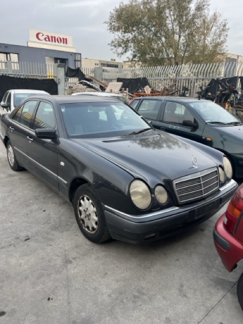 Ricambi Mercedes Classe E (W/S 210) 2.0 Benz. automatico Anno 1997 Codice Motore 111 100KW